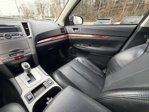 2010 Subaru Outback 2.5i Limited