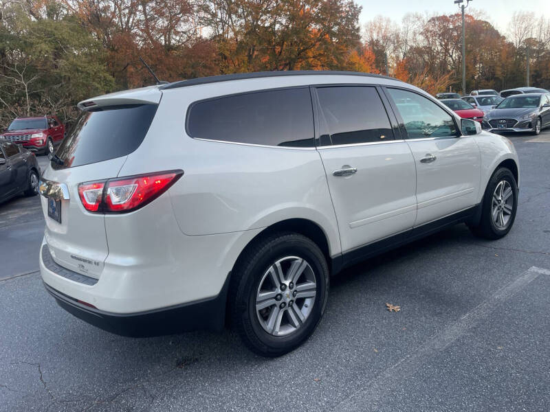 2015 Chevrolet Traverse 2LT photo 6