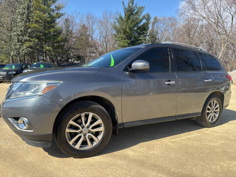 2015 Nissan Pathfinder for sale at Northwoods Auto & Truck Sales in Machesney Park IL