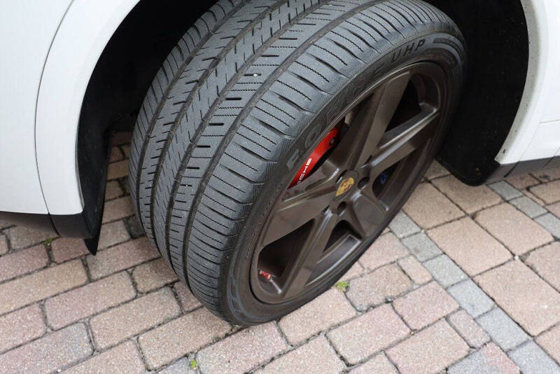 2018 Porsche Cayenne Platinum Edition