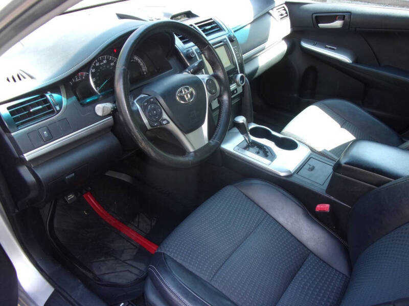 Image 6 of 2013 Toyota Camry SE