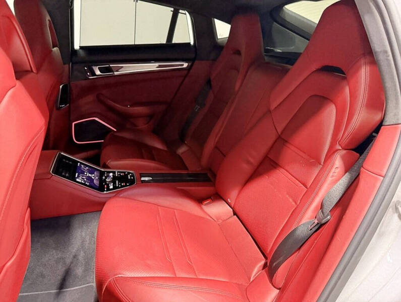 2017 Porsche Panamera Turbo