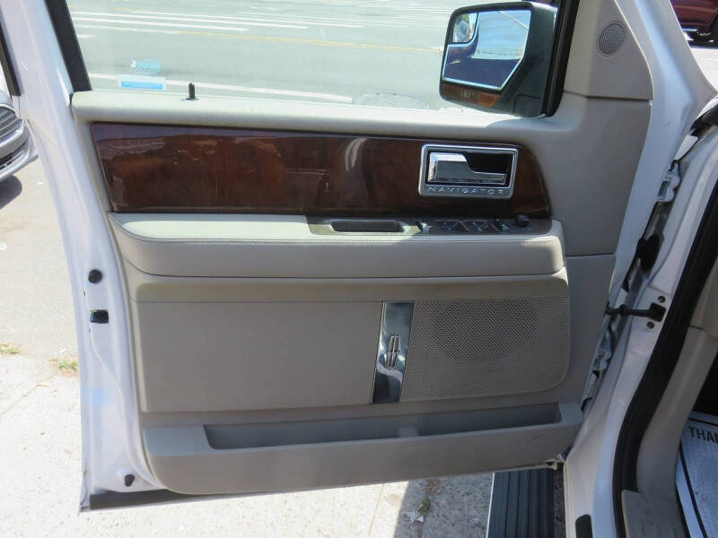 2013 Lincoln Navigator L