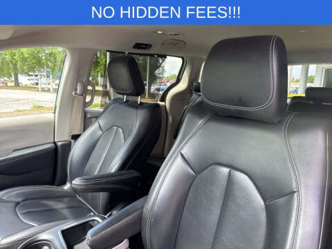2023 Chrysler Pacifica Touring L