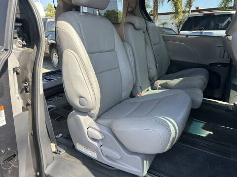 2017 Toyota Sienna XLE 8-Passenger