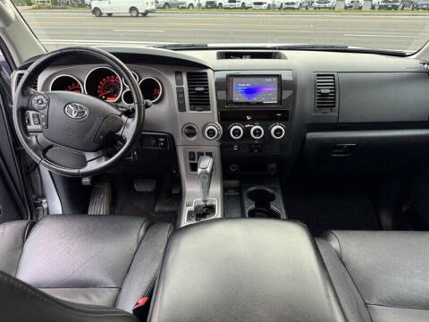 2013 Toyota Sequoia SR5