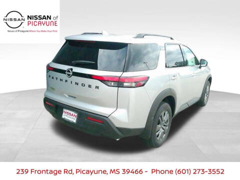 2025 Nissan Pathfinder SV