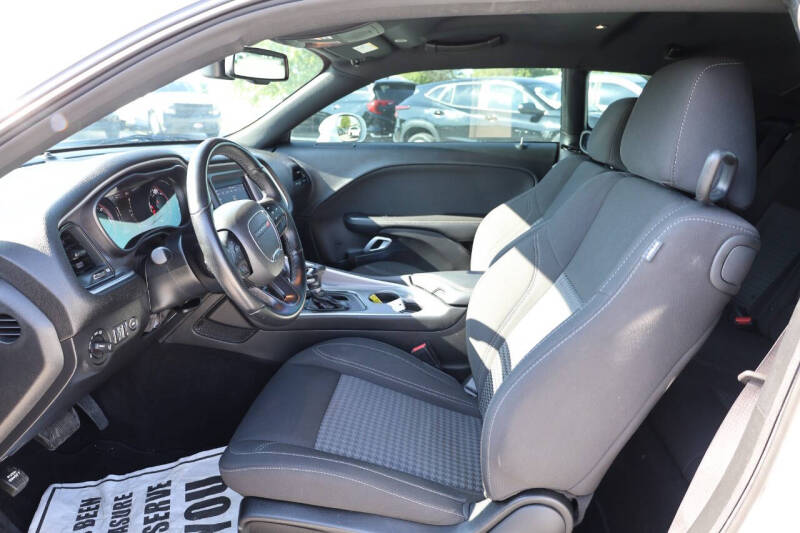 2022 Dodge Challenger SXT