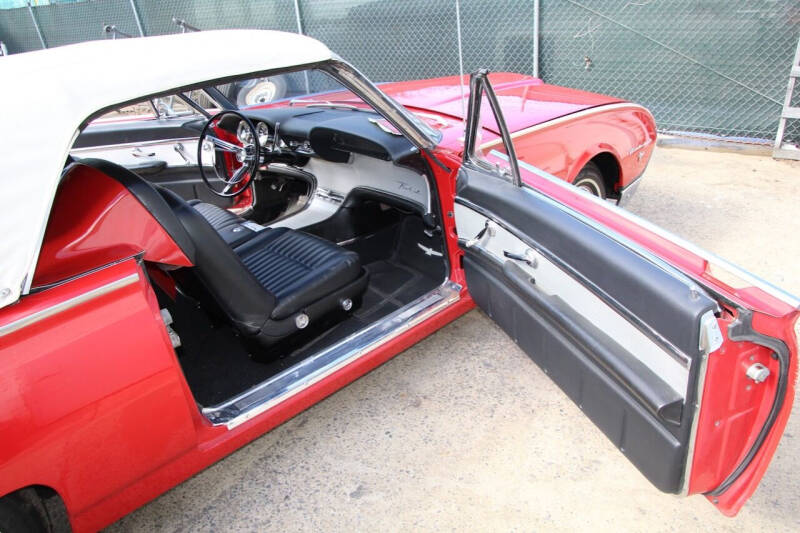 1962 Ford Thunderbird