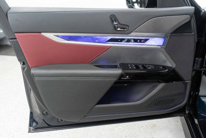 2025 BMW 7 Series 740i xDrive