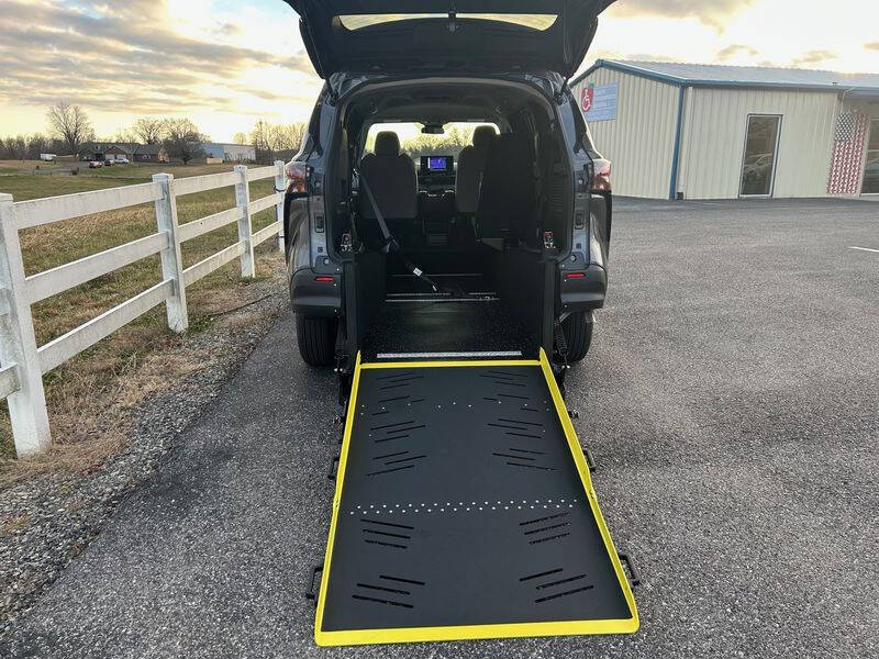 2025 Toyota Sienna LE 8-Passenger