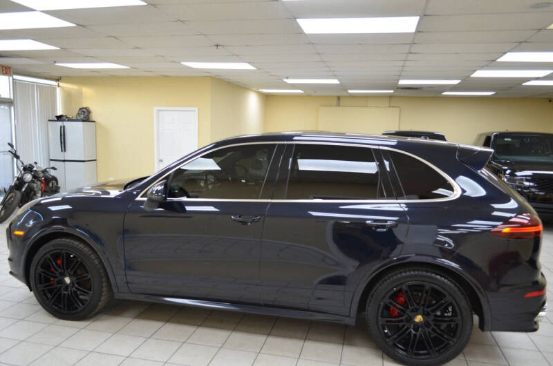 2016 Porsche Cayenne GTS