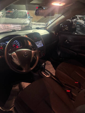 2019 Nissan Versa SV