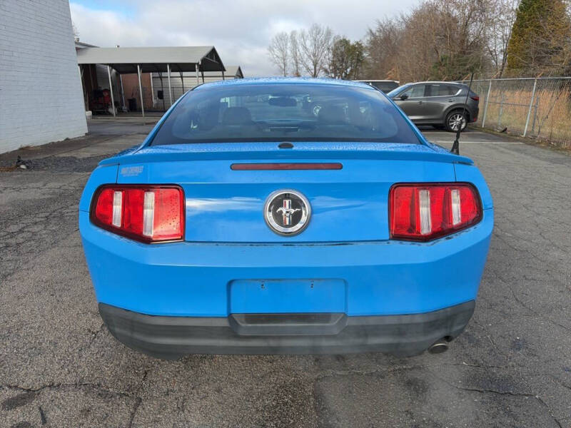 2010 Ford Mustang V6