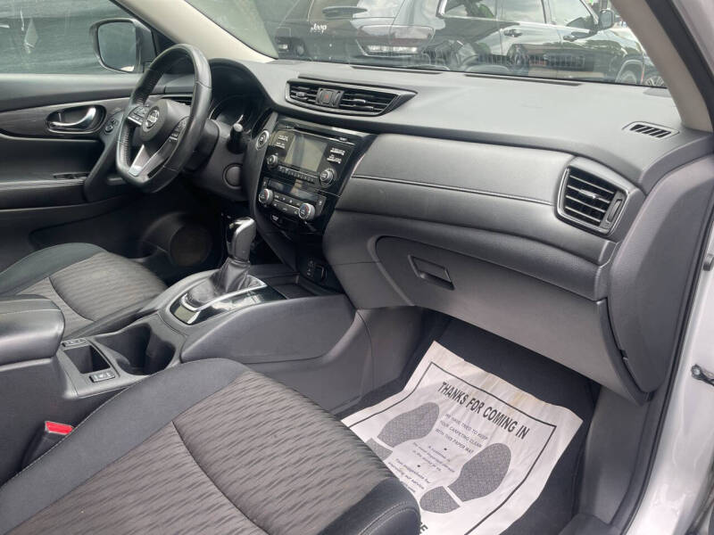 2017 Nissan Rogue SV