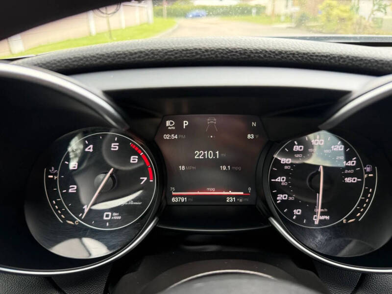 2017 Alfa Romeo Giulia Ti
