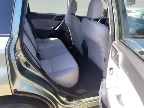 2016 Subaru Forester 2.5i