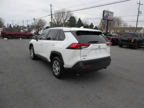 2020 Toyota RAV4 LE