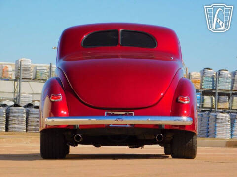 1940 Ford Deluxe