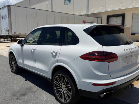 2017 Porsche Cayenne Platinum Edition