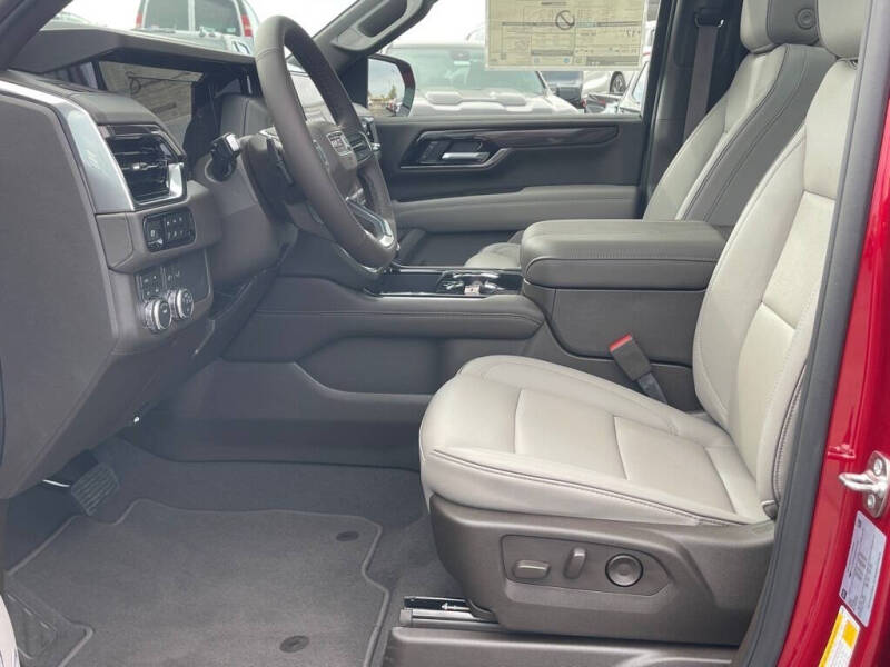 2025 GMC Yukon Elevation