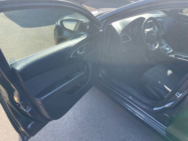 2015 Chrysler 200 Limited