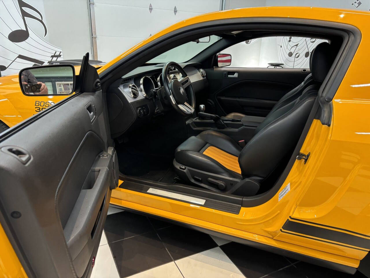 2007 Ford Mustang 17