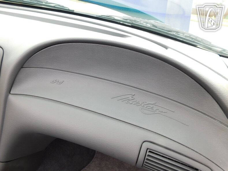 2004 Ford Mustang SVT Cobra