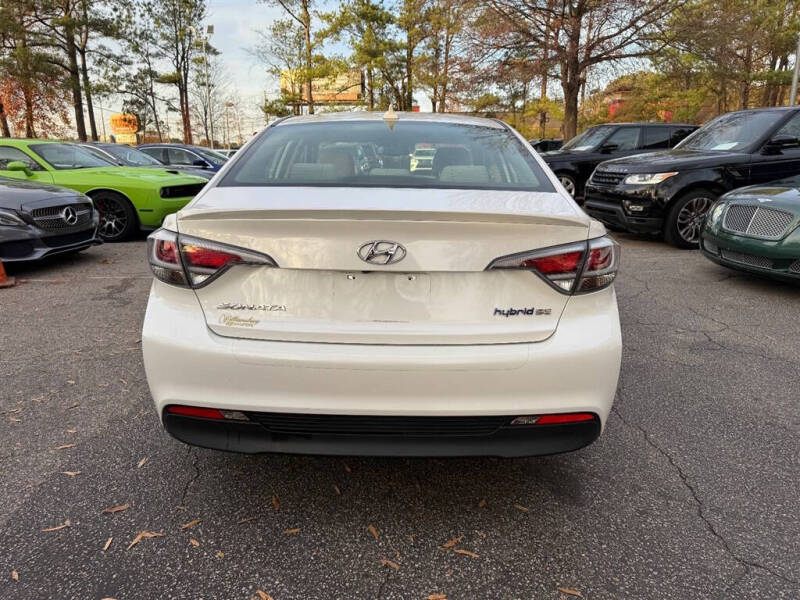 2016 Hyundai Sonata Hybrid Base photo 8