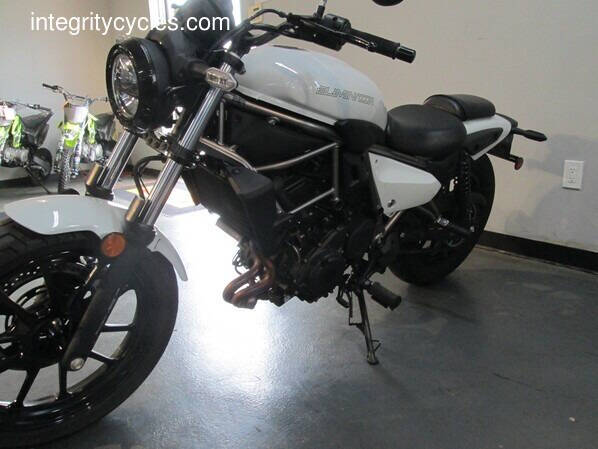 2024 Kawasaki Eliminator® ABS Pearl Robotic