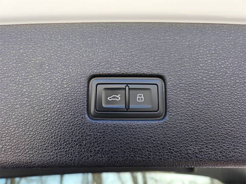 2019 Audi Q8 quattro Premium Plus 55 TFSI