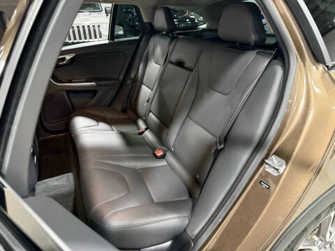 2016 Volvo V60 Cross Country T5