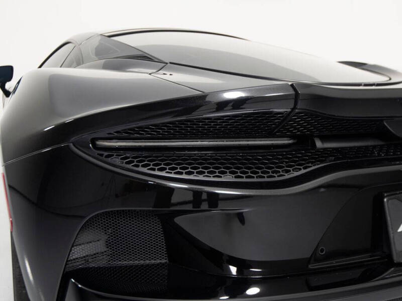 2023 McLaren GT