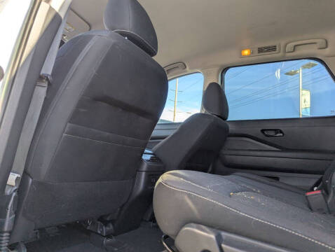 2023 Nissan Pathfinder SV