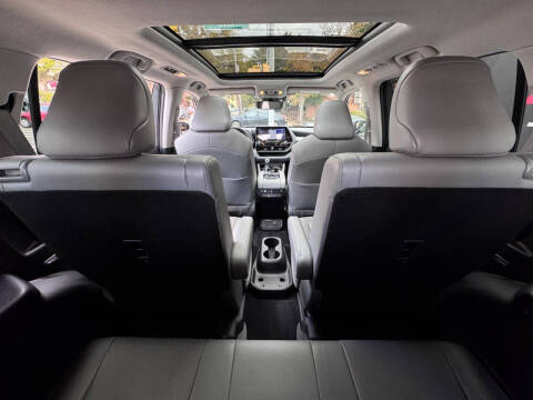 2022 Toyota Highlander Platinum