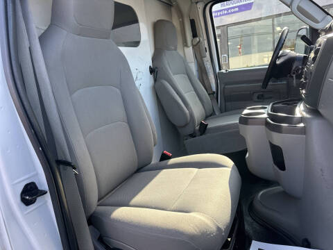 2016 Ford E-Series E-350 SD