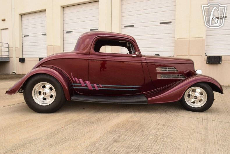 1933 Ford Model 18