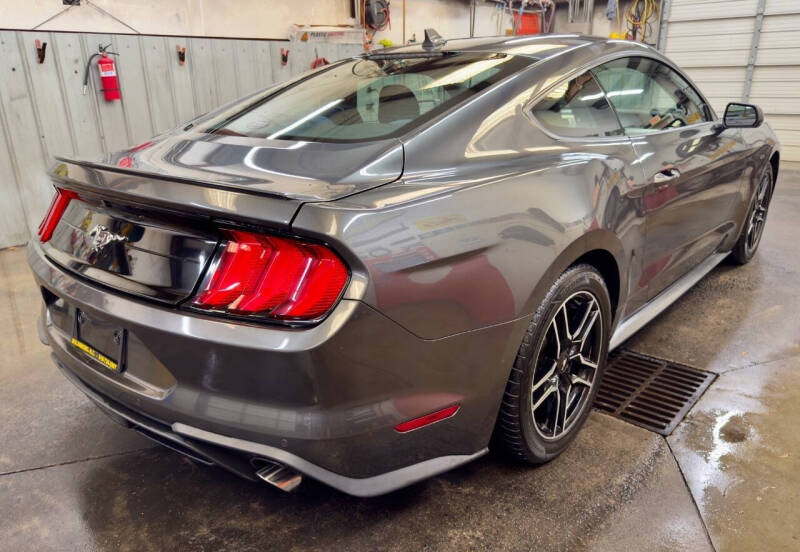 2020 Ford Mustang EcoBoost