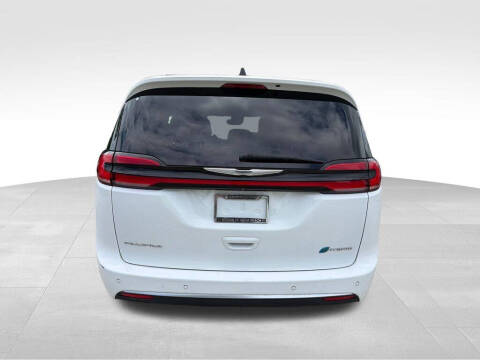 2023 Chrysler Pacifica Plug-In Hybrid Pinnacle