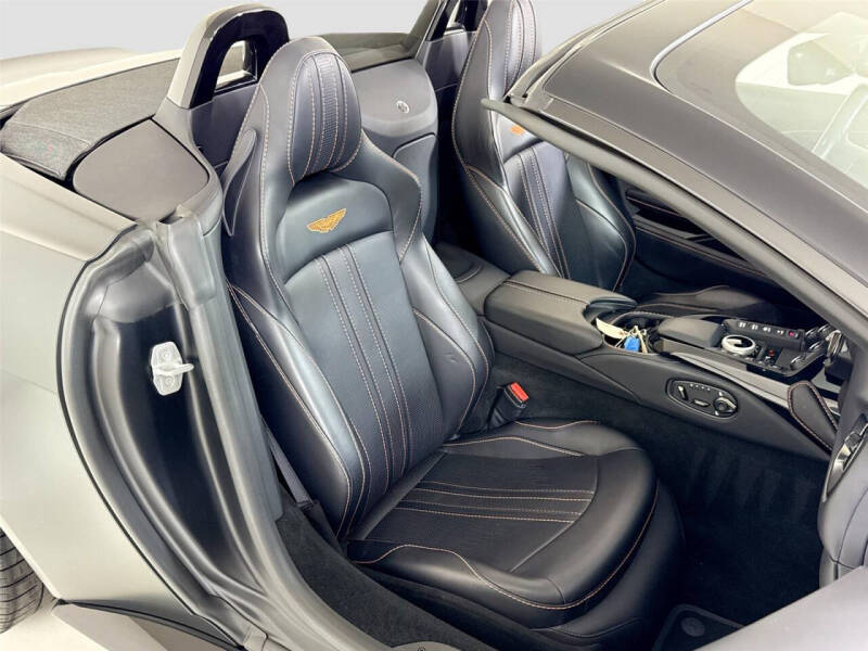 2022 Aston Martin Vantage