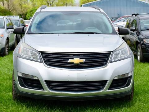 2014 Chevrolet Traverse for sale at PINNACLE ROAD AUTOMOTIVE LLC in Moraine OH