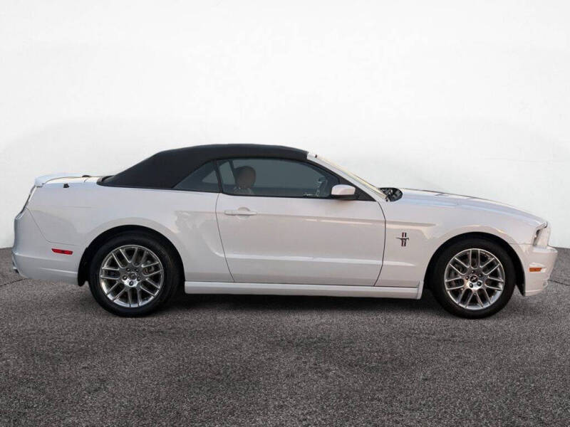 2014 Ford Mustang V6