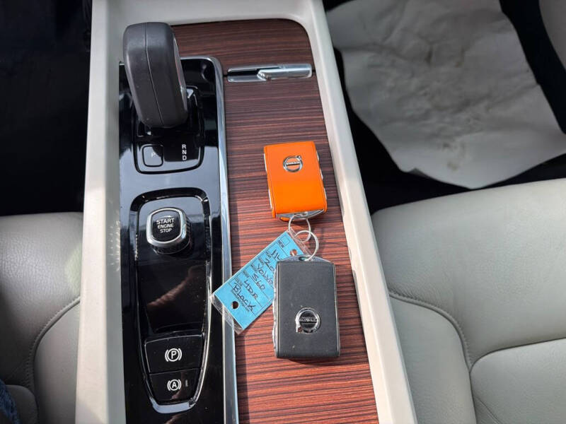 2022 Volvo S60 B5 Momentum