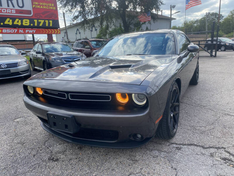 2015 Dodge Challenger SXT photo 3