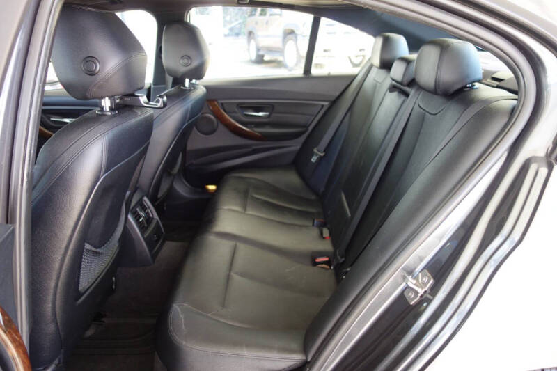 2013 BMW 3 Series 320i