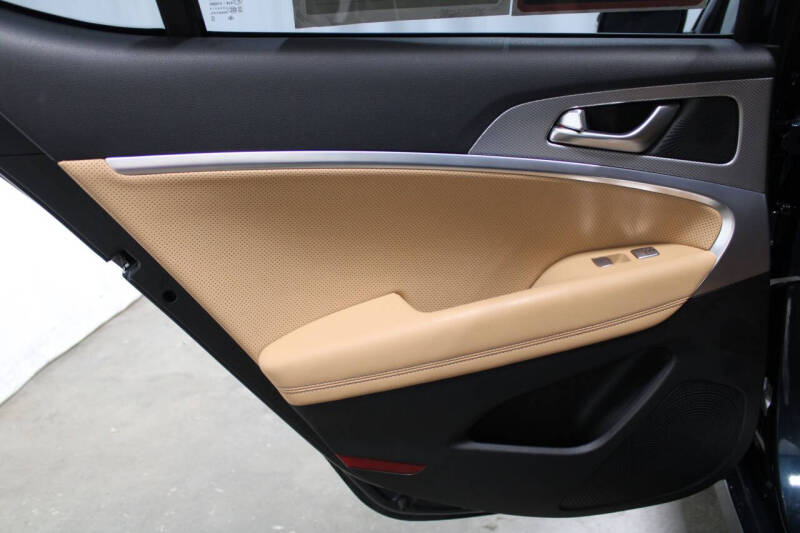 2022 Genesis G70