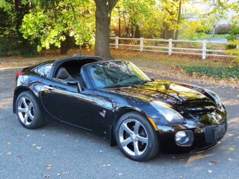 2009 Pontiac Solstice for sale at Autotrend Specialty Cars in Lindenhurst NY