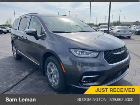 2023 Chrysler Pacifica for sale at Sam Leman CDJR Bloomington in Bloomington IL