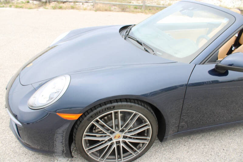 2018 Porsche 911 Carrera