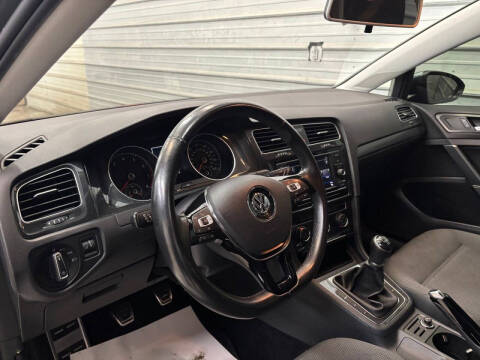 2019 Volkswagen Golf S